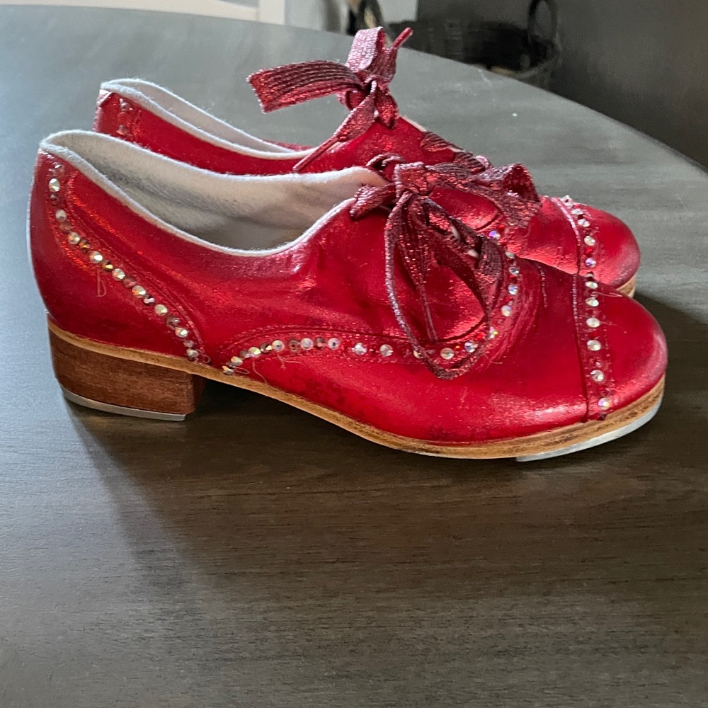 COPY - Bloch patent tap shoes size 6. Custom painted .
